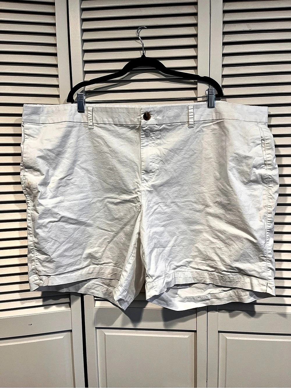 Old Navy Everyday Short Flat Front Shorts in White Waist 26